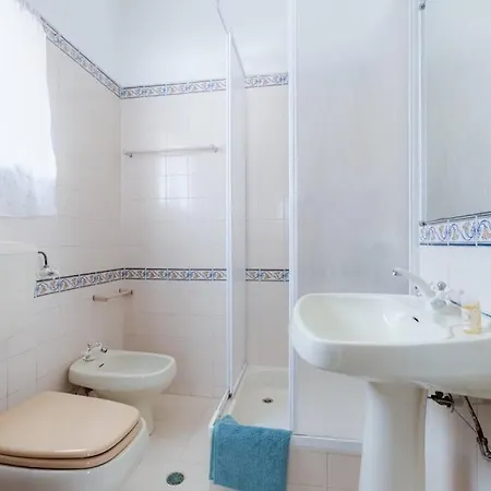 Rosado - Moradia 6 Com Ac, Jardim A 5 Min Do Centro De Casa vacanze *