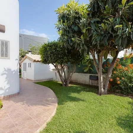 Rosado - Moradia 6 Com Ac, Jardim A 5 Min Do Centro De Сasa de vacaciones