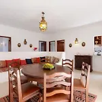Rosado - Moradia 6 Com Ac, Jardim A 5 Min Do Centro De * Албуфейра