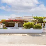 Rosado - Moradia 6 Com Ac, Jardim A 5 Min Do Centro De Дом отдыха *