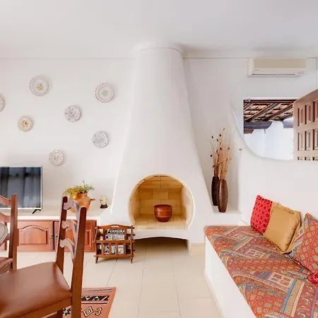 Дом отдыха Rosado - Moradia 6 Com Ac, Jardim A 5 Min Do Centro De Албуфейра