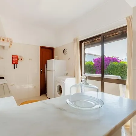 Rosado - Moradia 6 Com Ac, Jardim A 5 Min Do Centro De * Албуфейра